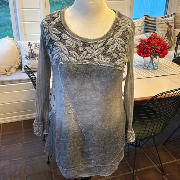 Simply Couture Sweaters - Ombré Lightweight Sweater - Large